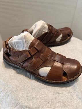 Born Fisherman Sandals - Cognac